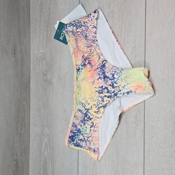 NWT Roxy Active Shorty Cheeky Swim Bottom sz M - Picture 1 of 6